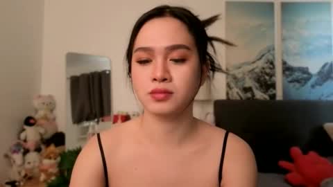 Snapshot of tsnathaliasilvana chatting on 04.19.26 Bella Ratbu online show from 04.19.26
