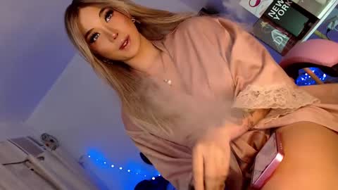 Snapshot of tssluttycutie chatting on 02.07.25 MARIA online show from 02.07.25