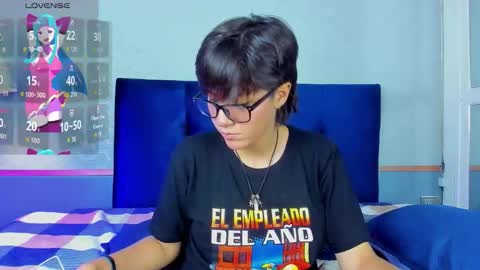 Snapshot of tsuki_maru chatting on 11.01.25 Maru online show from 11.01.25