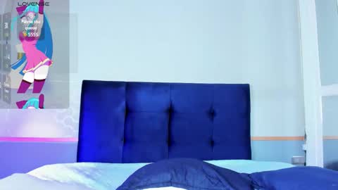 Snapshot of tsuki_maru chatting on 11.02.25 Maru online show from 11.02.25