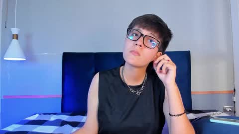 Snapshot of tsuki_maru chatting on 11.20.25 Maru online show from 11.20.25