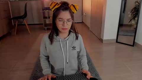 Tsuky online show from 12.06.24