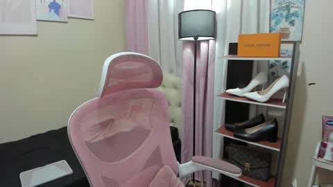 Snapshot of tsuncutrhein chatting on 09.29.25 tsuncutrhein online show from 09.29.25