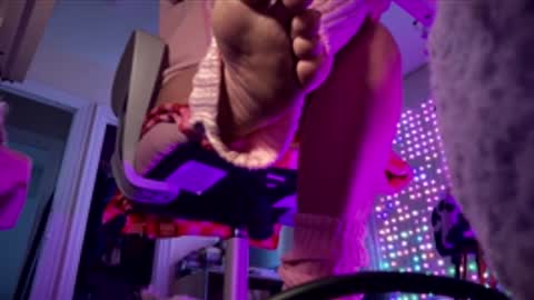 MOCHI NEXT DOOR online show from 11.24.25