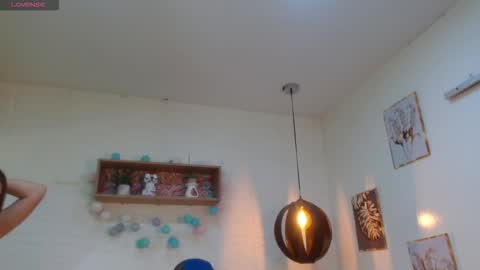 Snapshot of tulunaroja chatting on 11.10.25 tulunaroja online show from 11.10.25