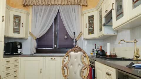 Snapshot of tunderose chatting on 02.24.25 Tunde online show from 02.24.25