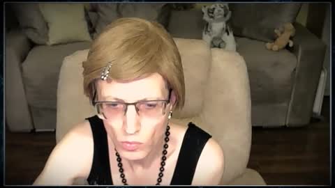 Snapshot of tvclementine chatting on 02.17.26 Clementine online show from 02.17.26