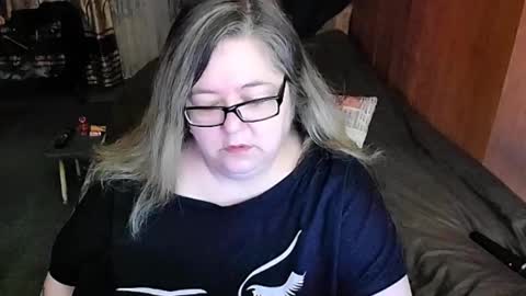 Snapshot of tviks chatting on 02.14.25 Lana online show from 02.14.25