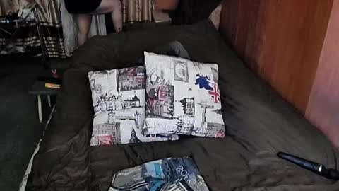 Snapshot of tviks chatting on 02.19.25 Lana online show from 02.19.25