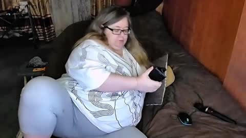 Snapshot of tviks chatting on 03.02.25 Lana online show from 03.02.25