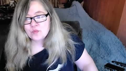 Snapshot of tviks chatting on 03.03.25 Lana online show from 03.03.25