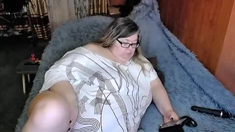 Snapshot of tviks chatting on 03.08.25 Lana online show from 03.08.25