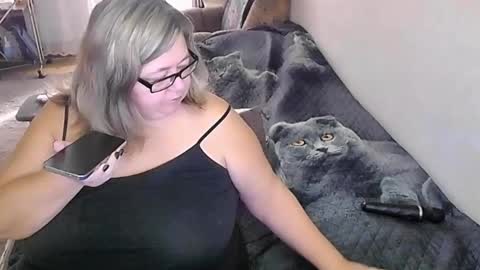 Snapshot of tviks chatting on 09.09.25 Lana online show from 09.09.25