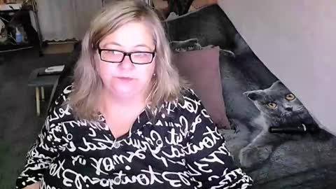 Snapshot of tviks chatting on 09.15.25 Lana online show from 09.15.25