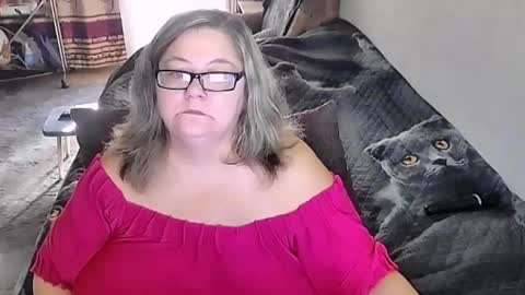 Snapshot of tviks chatting on 09.18.25 Lana online show from 09.18.25