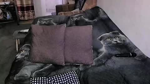 Snapshot of tviks chatting on 09.19.25 Lana online show from 09.19.25