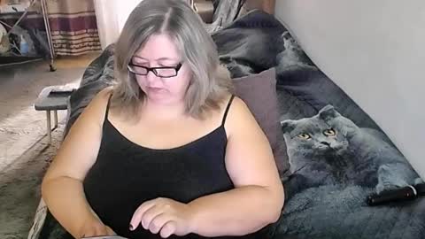 Snapshot of tviks chatting on 09.24.25 Lana online show from 09.24.25