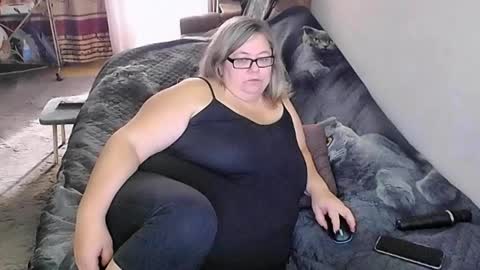 Snapshot of tviks chatting on 09.26.25 Lana online show from 09.26.25