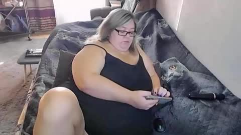 Snapshot of tviks chatting on 09.28.25 Lana online show from 09.28.25