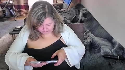 Snapshot of tviks chatting on 10.07.25 Lana online show from 10.07.25