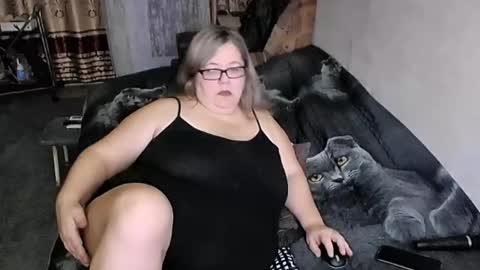 Snapshot of tviks chatting on 10.14.25 Lana online show from 10.14.25