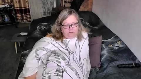 Snapshot of tviks chatting on 10.22.25 Lana online show from 10.22.25