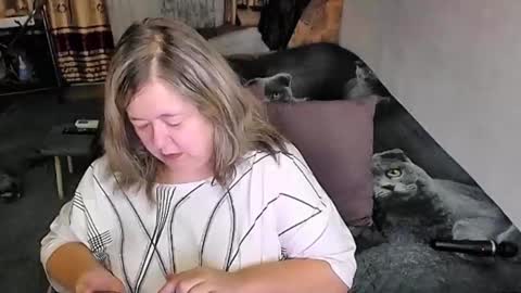 Snapshot of tviks chatting on 10.26.25 Lana online show from 10.26.25