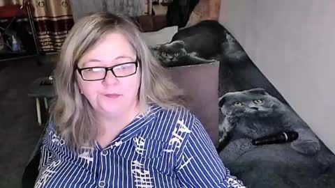 Snapshot of tviks chatting on 11.06.25 Lana online show from 11.06.25