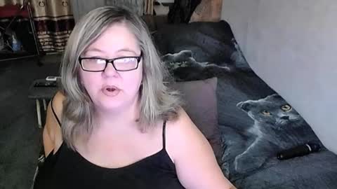 Snapshot of tviks chatting on 11.09.25 Lana online show from 11.09.25