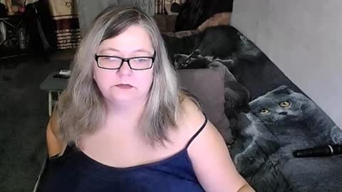 Snapshot of tviks chatting on 02.26.26 Lana online show from 02.26.26