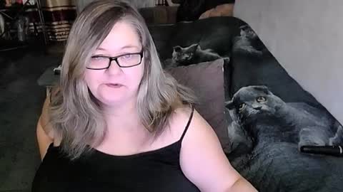 Snapshot of tviks chatting on 03.14.26 Lana online show from 03.14.26