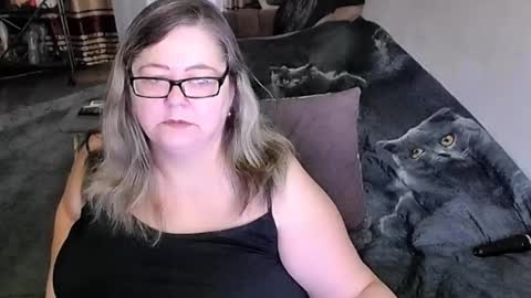 Snapshot of tviks chatting on 03.23.26 Lana online show from 03.23.26