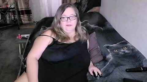 Snapshot of tviks chatting on 04.06.26 Lana online show from 04.06.26