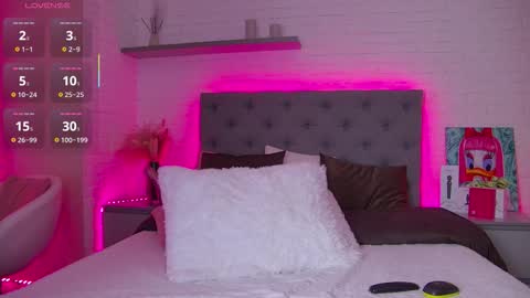 Hallie online show from 12.19.25