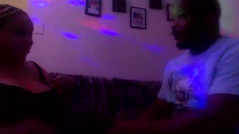 Twin and Lea online show from 10.05.25