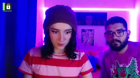 Snapshot of twinflamesxx chatting on 02.10.25 TwinFlamesXX online show from 02.10.25