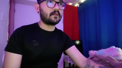 Snapshot of twinflamesxx chatting on 02.24.26 TwinFlamesXX online show from 02.24.26