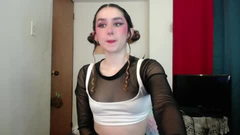 Snapshot of twinflamesxx chatting on 05.19.26 TwinFlamesXX online show from 05.19.26