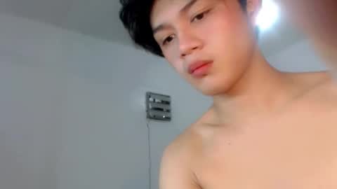 Snapshot of twink_blaze chatting on 10.21.25 BLAZE online show from 10.21.25