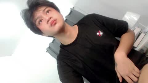 Snapshot of twink_blaze chatting on 11.04.25 BLAZE online show from 11.04.25