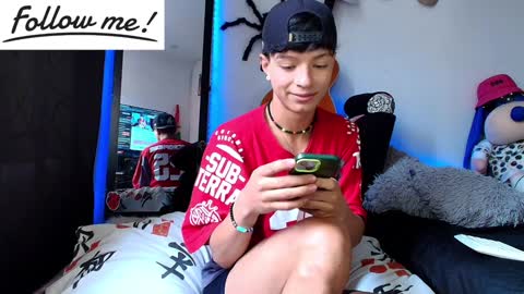 Snapshot of twink_sebas_ chatting on 12.01.24 Bad boy sebastian online show from 12.01.24