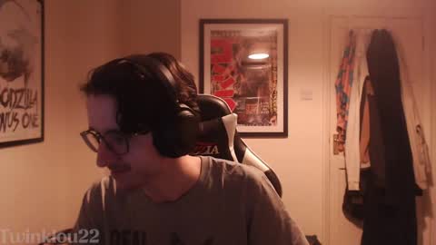 Snapshot of twinklou22 chatting on 04.09.26 Lou online show from 04.09.26