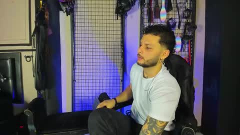 Clio  Tadeo online show from 11.17.25