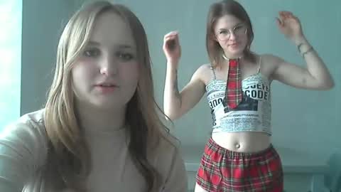 Lina and Katia online show from 04.07.26