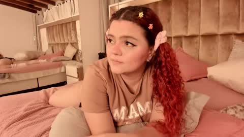 Twiggy online show from 02.21.25