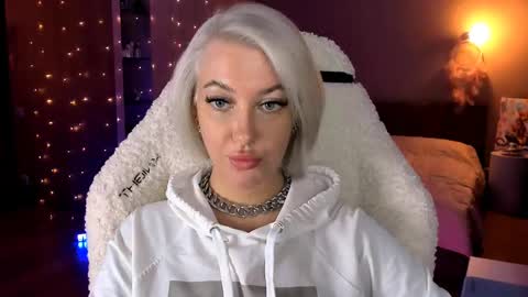 Snapshot of tykioty_miley chatting on 01.26.25 Miley online show from 01.26.25