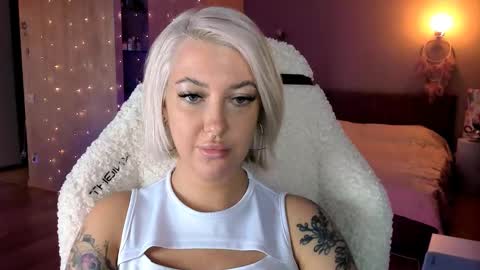 Snapshot of tykioty_miley chatting on 01.31.25 Miley online show from 01.31.25