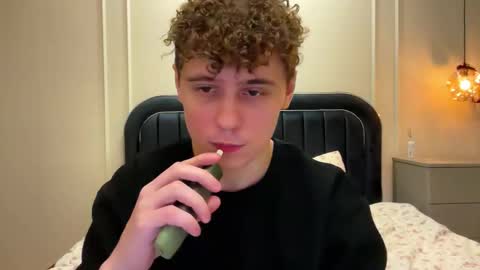 Snapshot of tyler_garrner chatting on 02.02.26 tyler_garrner online show from 02.02.26