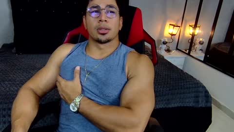 tyler_hank1 online show from 12.23.24