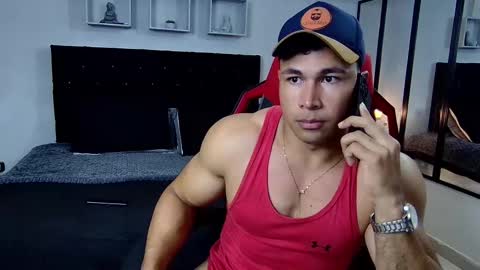 tyler_hank1 online show from 02.10.25